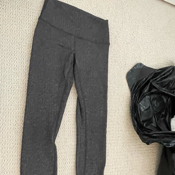 Lulu lemon leggings - Picture 2 of 3